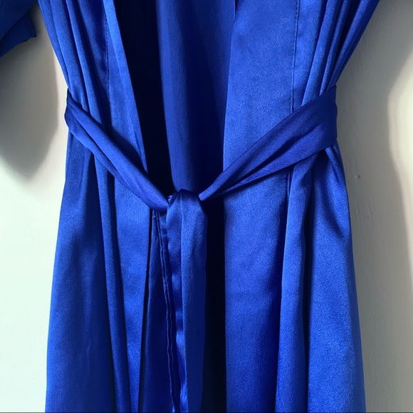 Victoria’s Secret Satin Robe - Picture 2 of 6